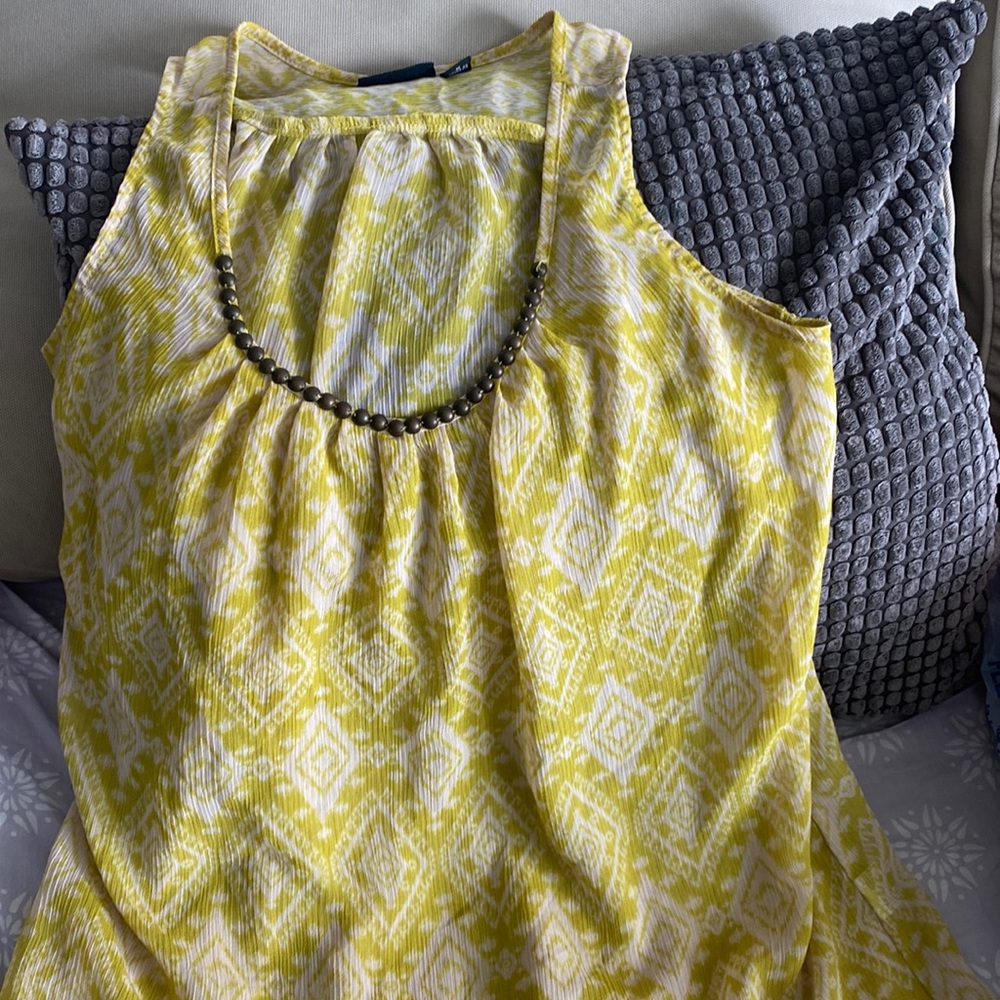 Medium sheer top